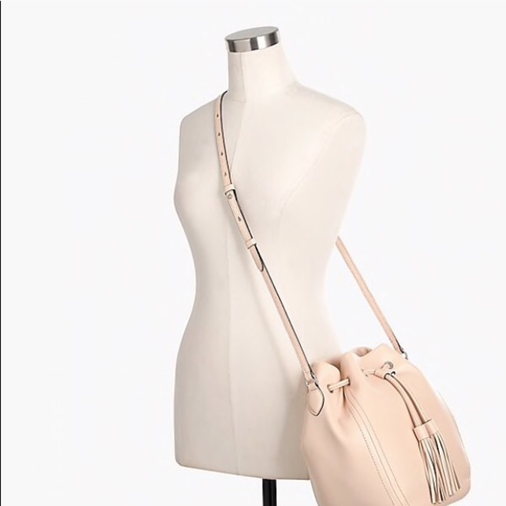 ❌SOLD❌ Crew Tassel-tie bucket bag i